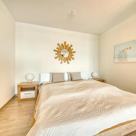 - Haus C, App 0c1201 *